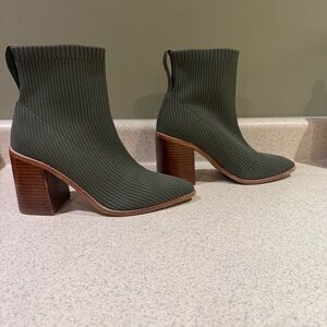 Steven By Steve Madden Green Women’s Nichol Knit Bootie Ribbed Glove boots